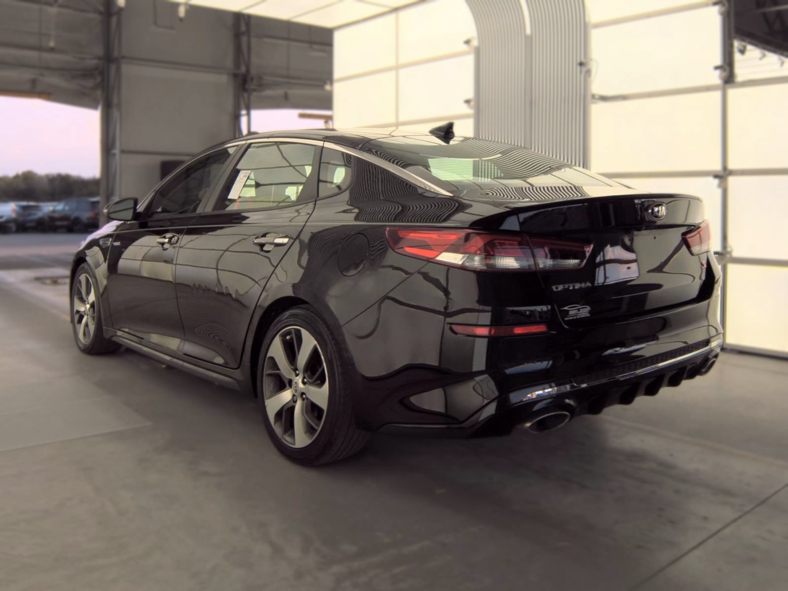 Used 2020 Kia Optima S FWD image 2