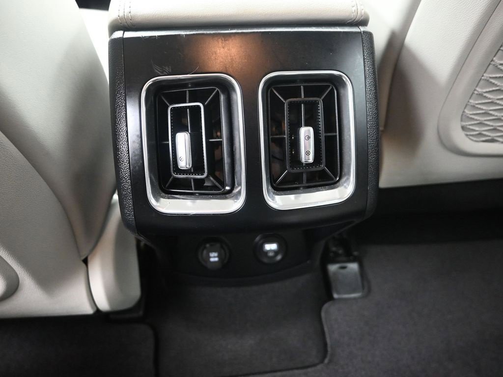 Certified 2024 Kia Sorento EX image 32