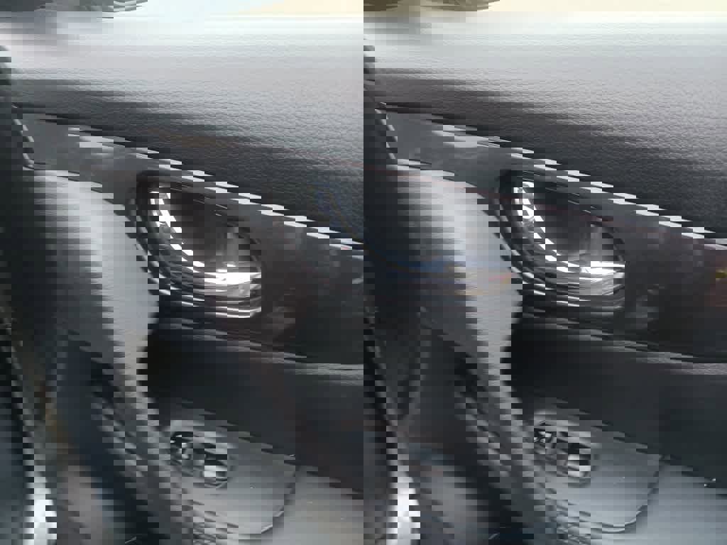 Used 2019 Nissan Rogue SV image 28