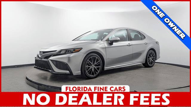 Used 2023 Toyota Camry SE FWD image 1