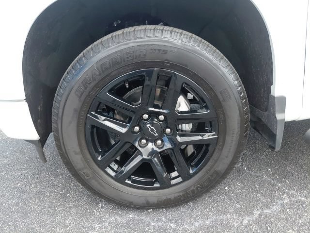 Used 2026 Chevrolet Silverado 1500 Custom RWD image 13