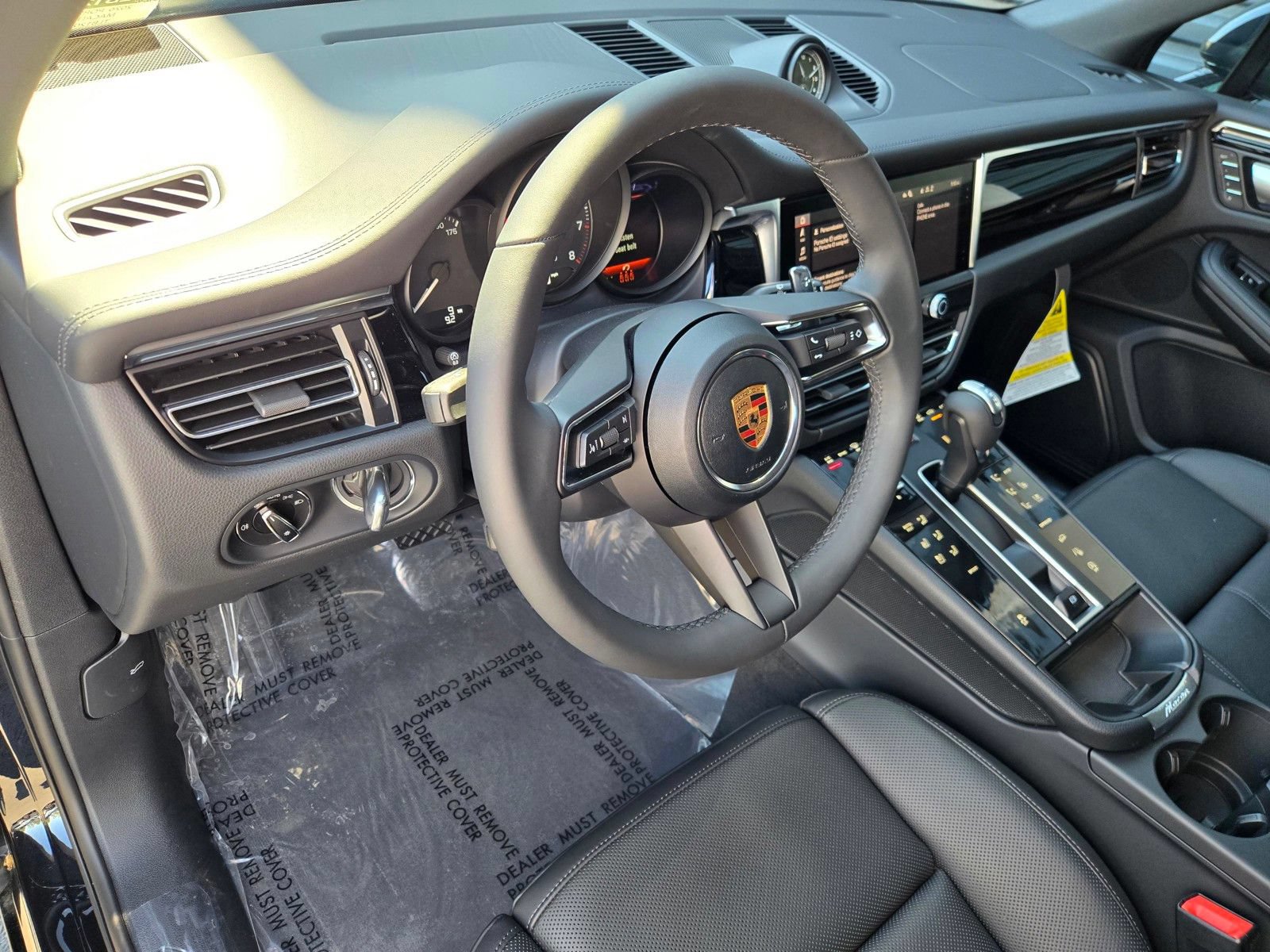 New 2026 Porsche Macan AWD/4WD image 4