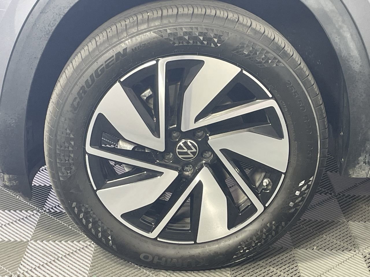 Used 2025 Volkswagen Atlas SEL image 9