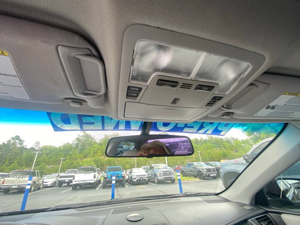 Used 2017 Toyota Camry LE w/ Moonroof Package FWD image 20