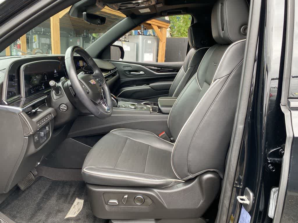 Used 2023 Cadillac Escalade Sport w/ LPO, ONYX Package AWD/4WD image 14
