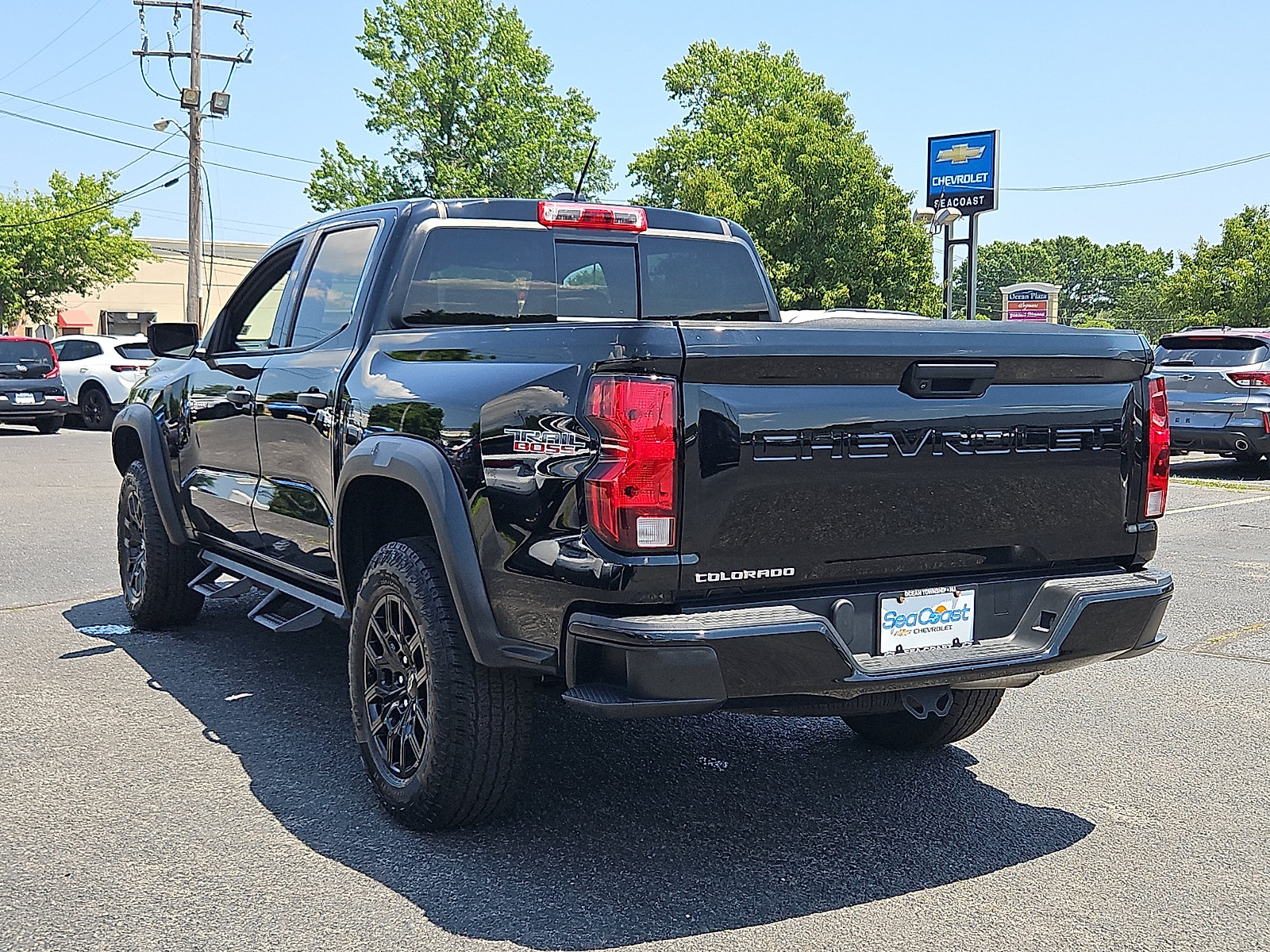 Used 2024 Chevrolet Colorado Trail Boss AWD/4WD image 5