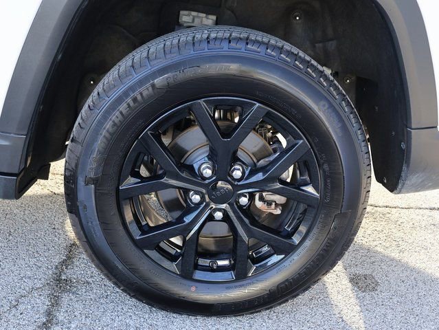 Used 2024 Jeep Grand Cherokee Altitude image 46