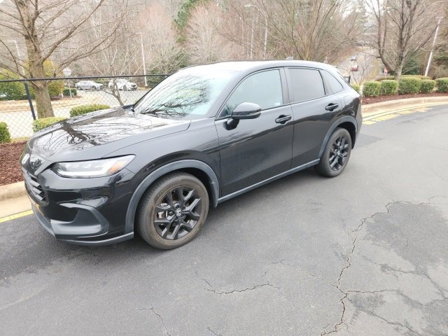 Used 2024 Honda HR-V Sport image 3