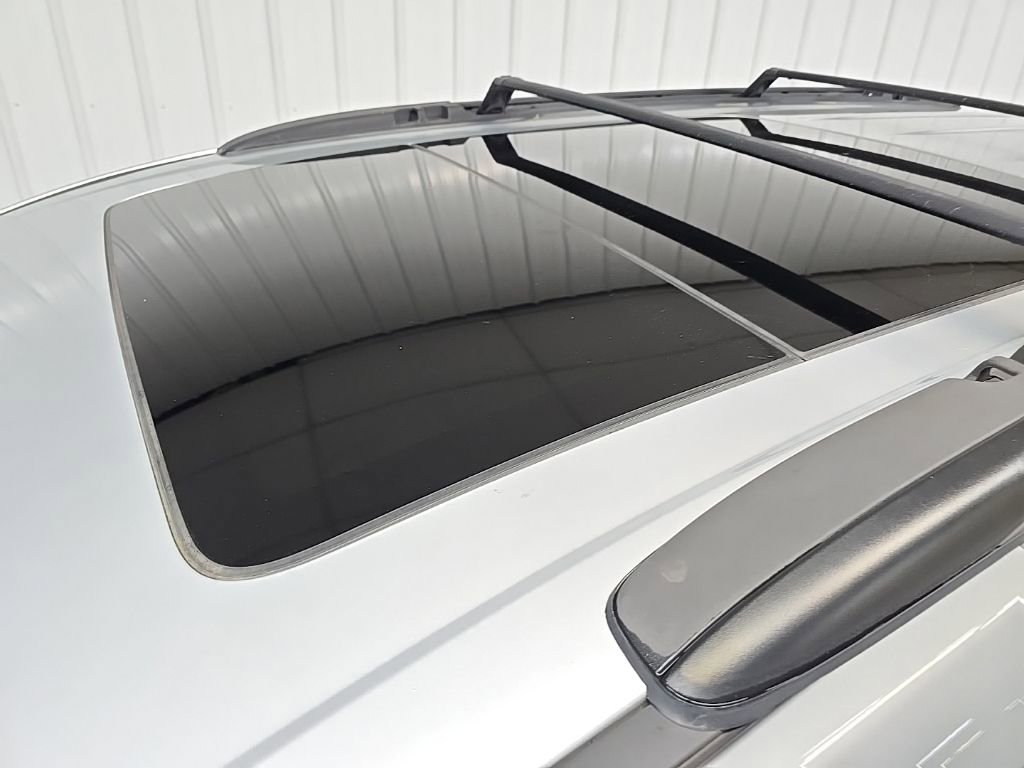 Used 2022 Chrysler Pacifica Limited w/ S Appearance Package image 11