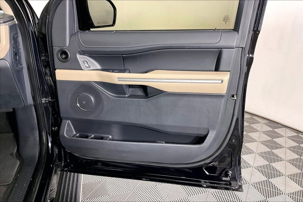 Used 2023 Ford Expedition Max Limited image 26
