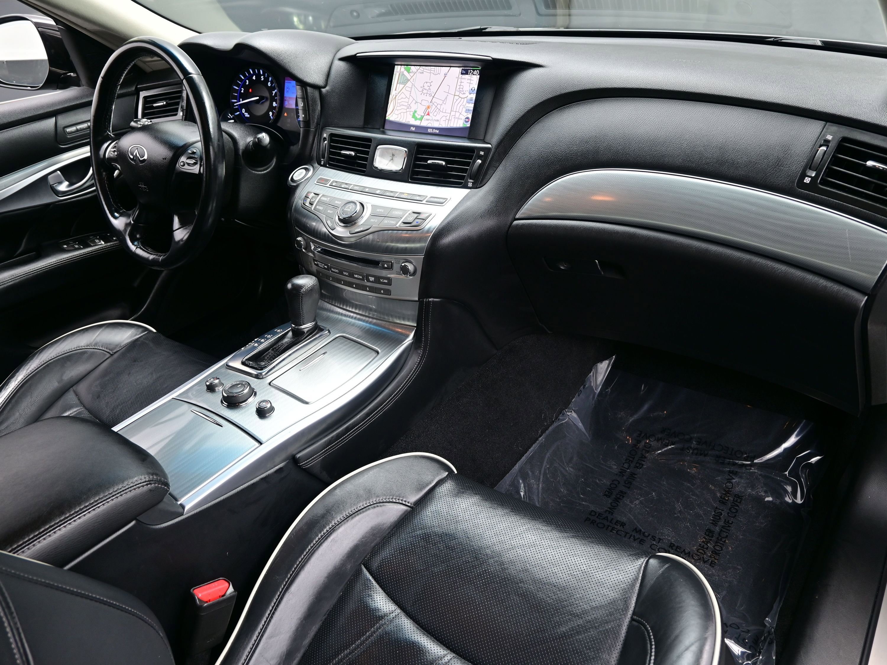 Used 2018 INFINITI Q70 Luxe image 16