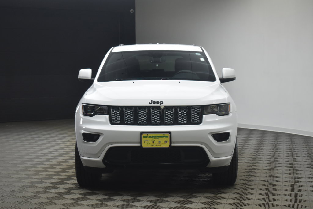 Used 2020 Jeep Grand Cherokee Altitude AWD/4WD image 16