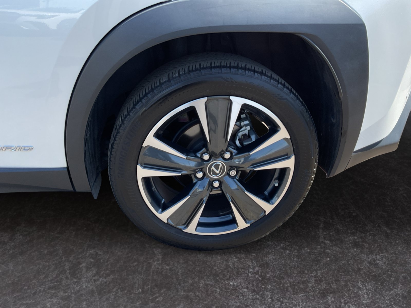 Used 2022 Lexus UX 250h w/ Accessory Package (Z2) AWD/4WD image 9