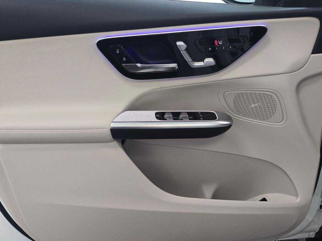 New 2026 Mercedes-Benz GLC 300 4MATIC image 21