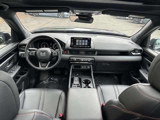 Used 2025 Honda Pilot TrailSport image 12
