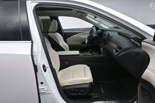 Used 2023 Lexus RX 350 FWD w/ Cold Area Package image 28