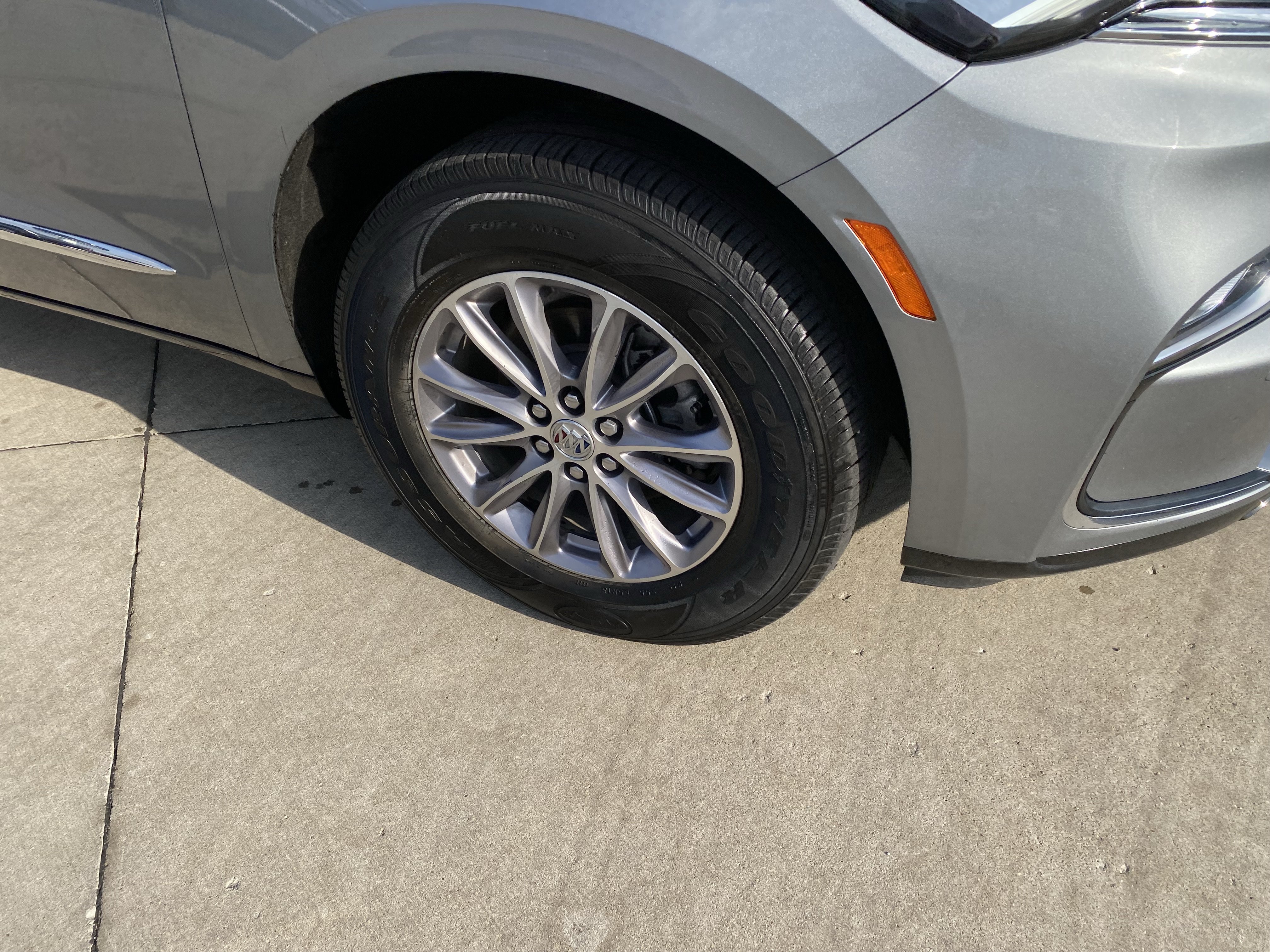 Used 2024 Buick Enclave Premium FWD image 2