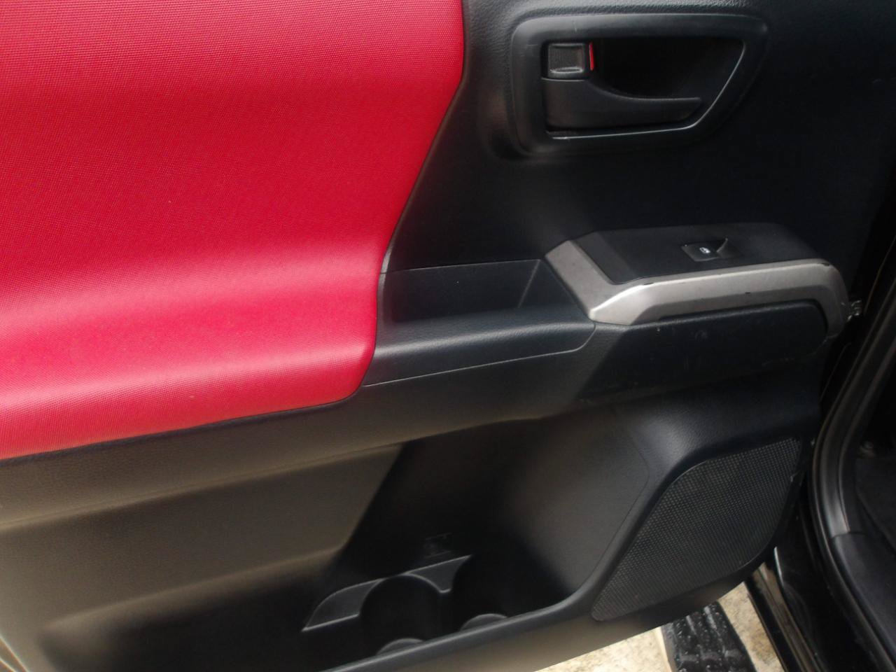 Used 2017 Toyota Tacoma SR5 w/ Tow Package RWD image 16