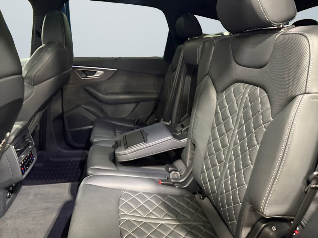 Used 2021 Audi SQ7 Premium Plus w/ Executive Package image 13