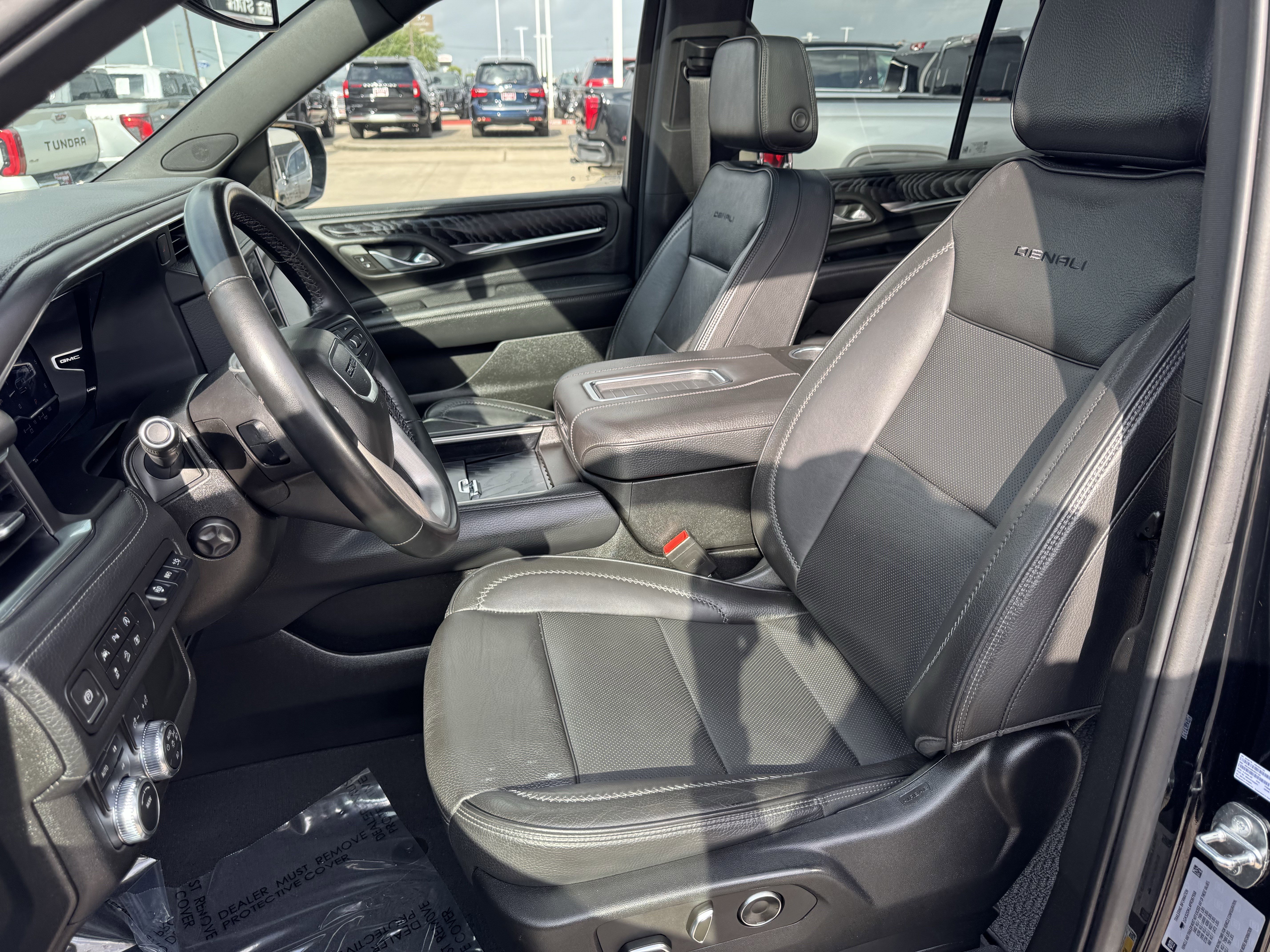 Used 2023 GMC Yukon Denali image 28
