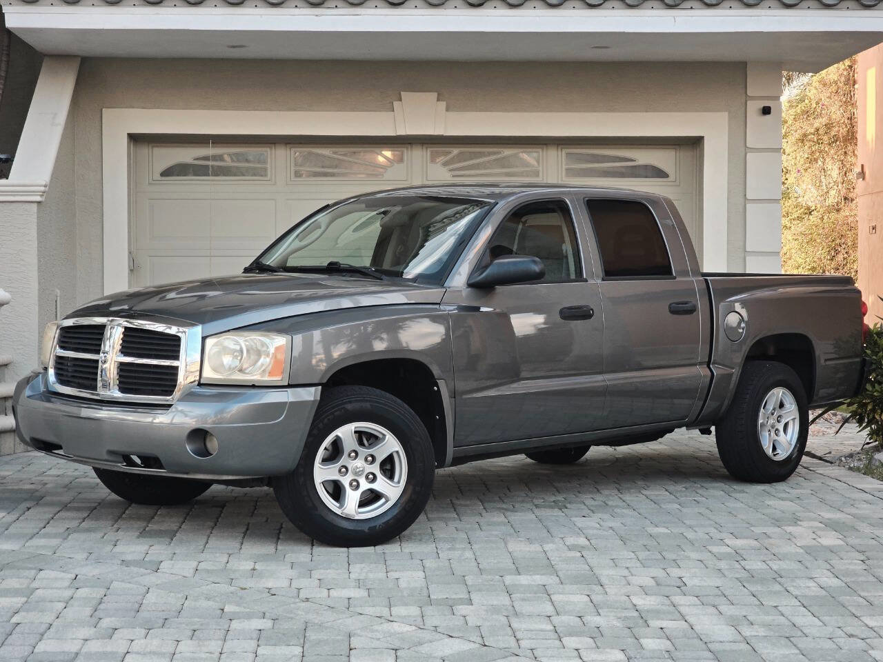 Used 2007 Dodge Dakota SLT