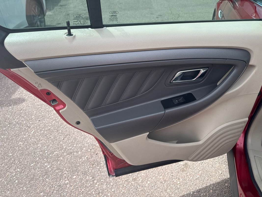 Used 2012 Ford Taurus SEL image 12