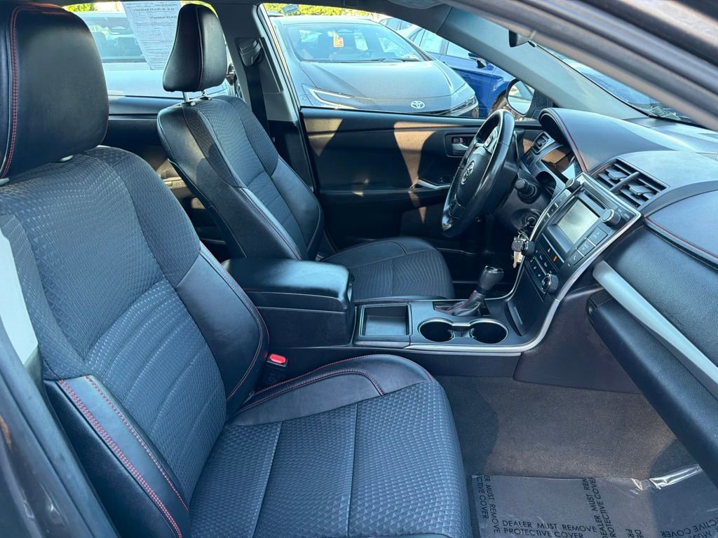 Used 2015 Toyota Camry SE FWD image 10
