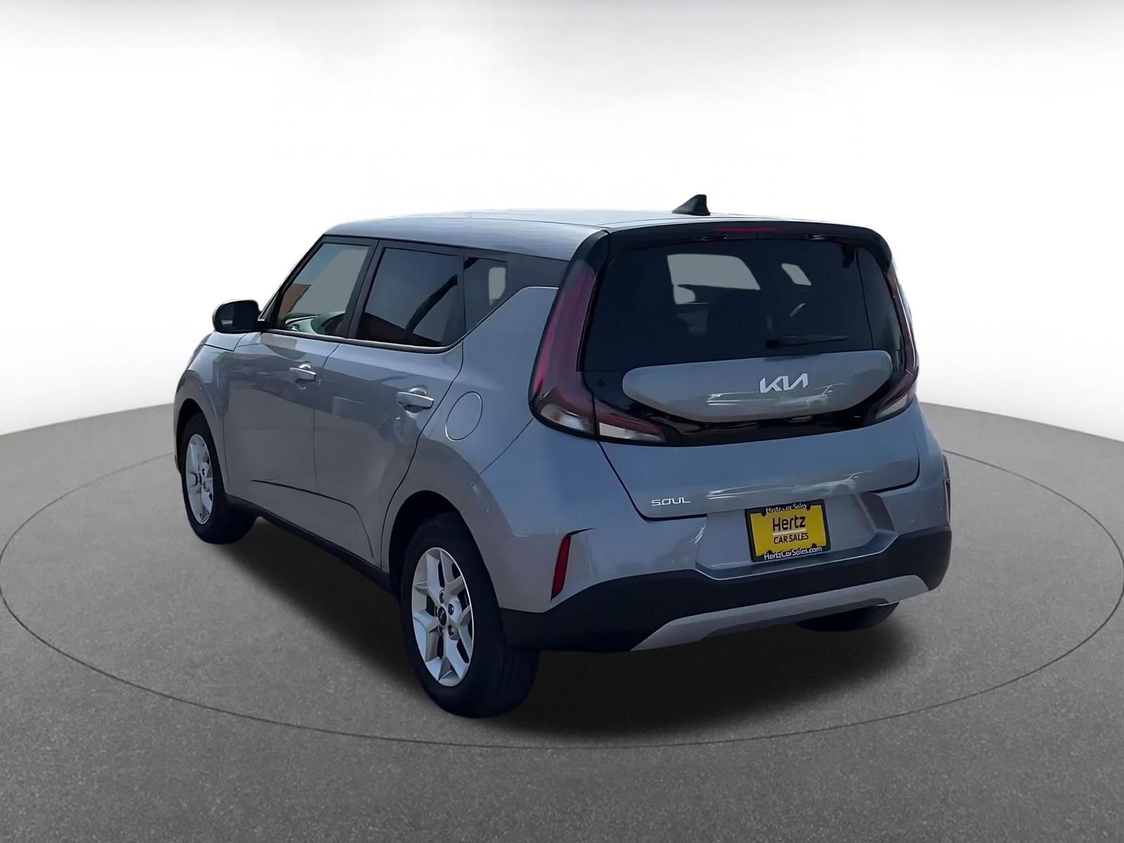 Used 2025 Kia Soul LX w/ LX Technology Package FWD image 9
