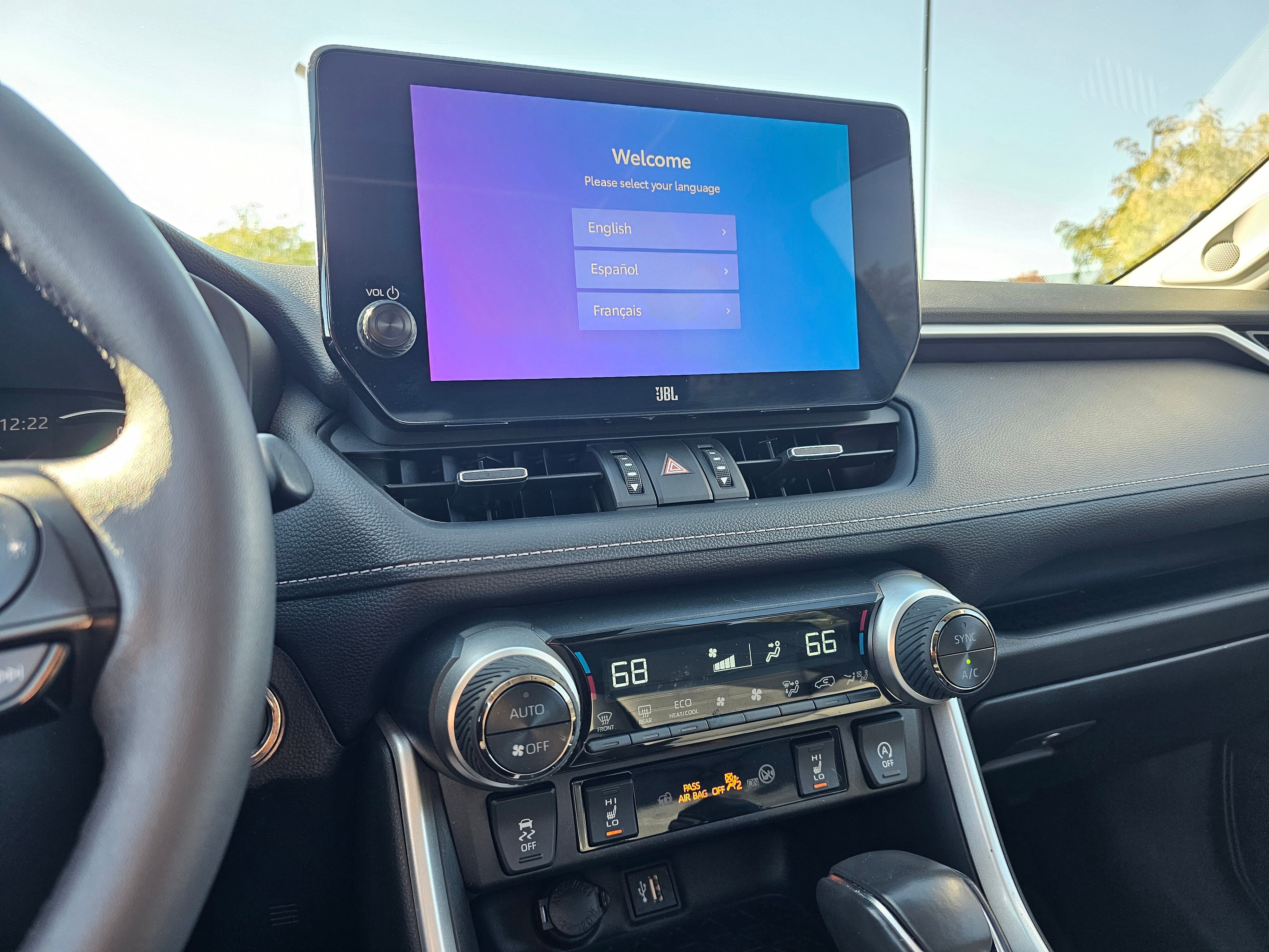 Used 2023 Toyota RAV4 XLE Premium image 20