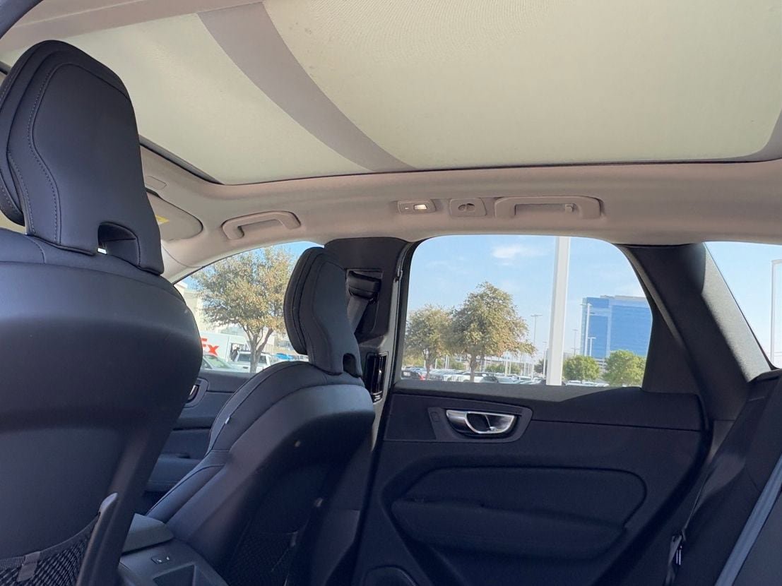 New 2026 Volvo XC60 B5 Core w/ Protection Package Premier AWD/4WD image 23