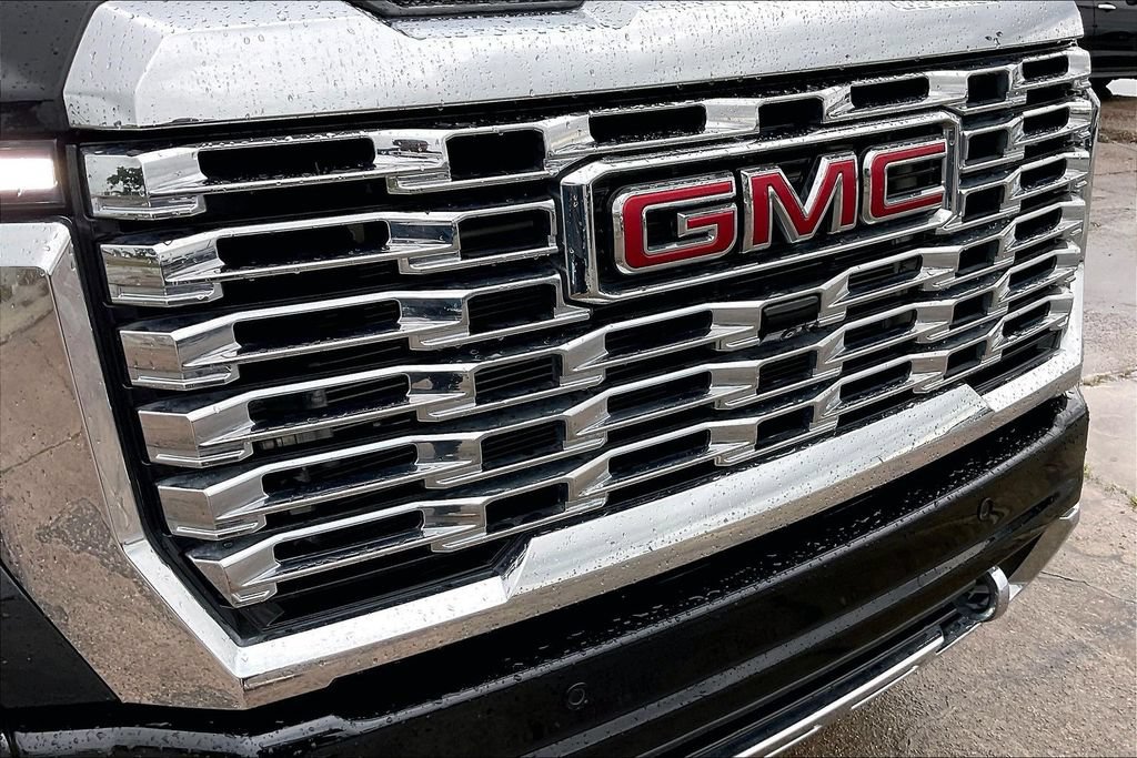 Used 2024 GMC Sierra 3500 Denali w/ Denali Reserve Package AWD/4WD image 34