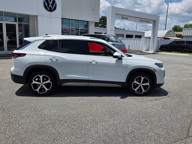 Certified 2025 Volkswagen Tiguan SE FWD image 15