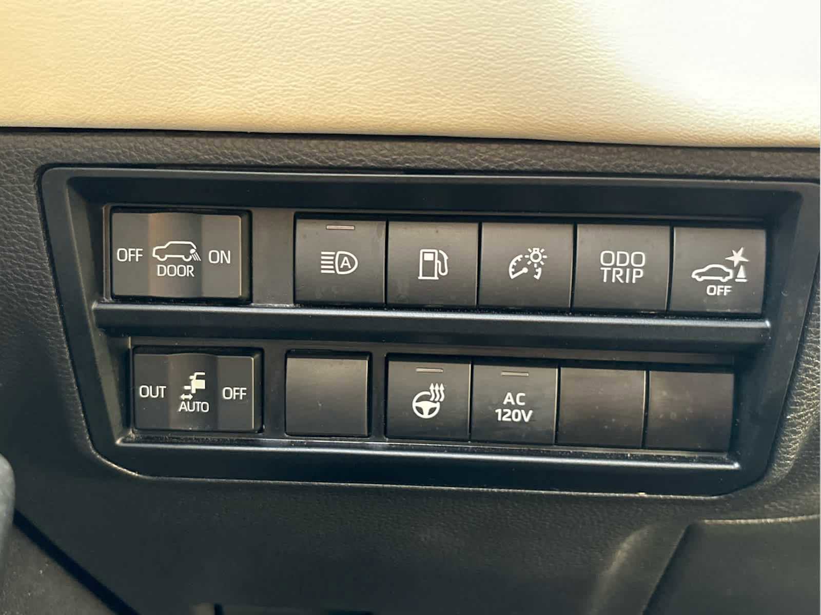 Used 2023 Toyota Sequoia Capstone image 30