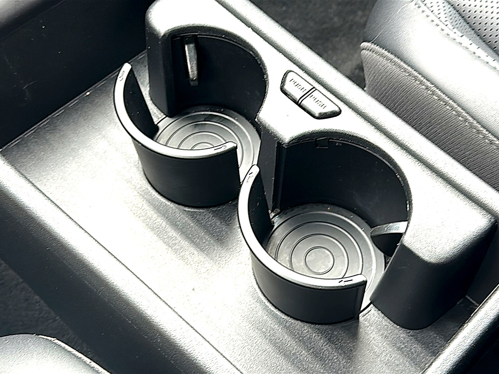 Used 2024 Hyundai Kona Limited image 36