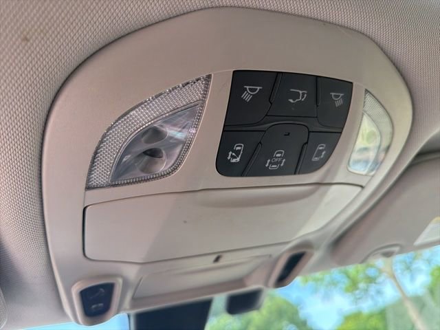 Used 2020 Chrysler Pacifica Limited FWD image 19