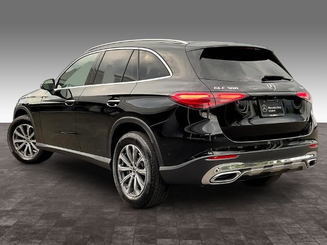 Used 2026 Mercedes-Benz GLC 300 4MATIC image 4