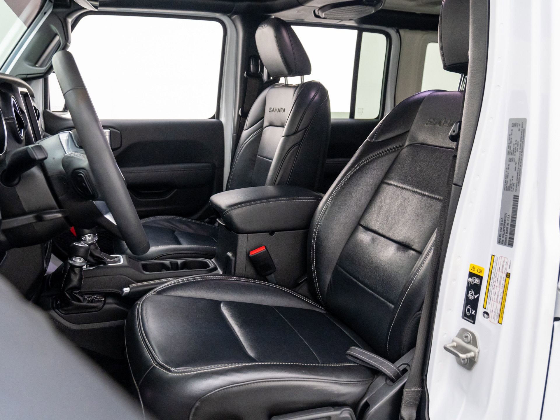 Used 2023 Jeep Wrangler Unlimited Sahara w/ Cold Weather Group image 16