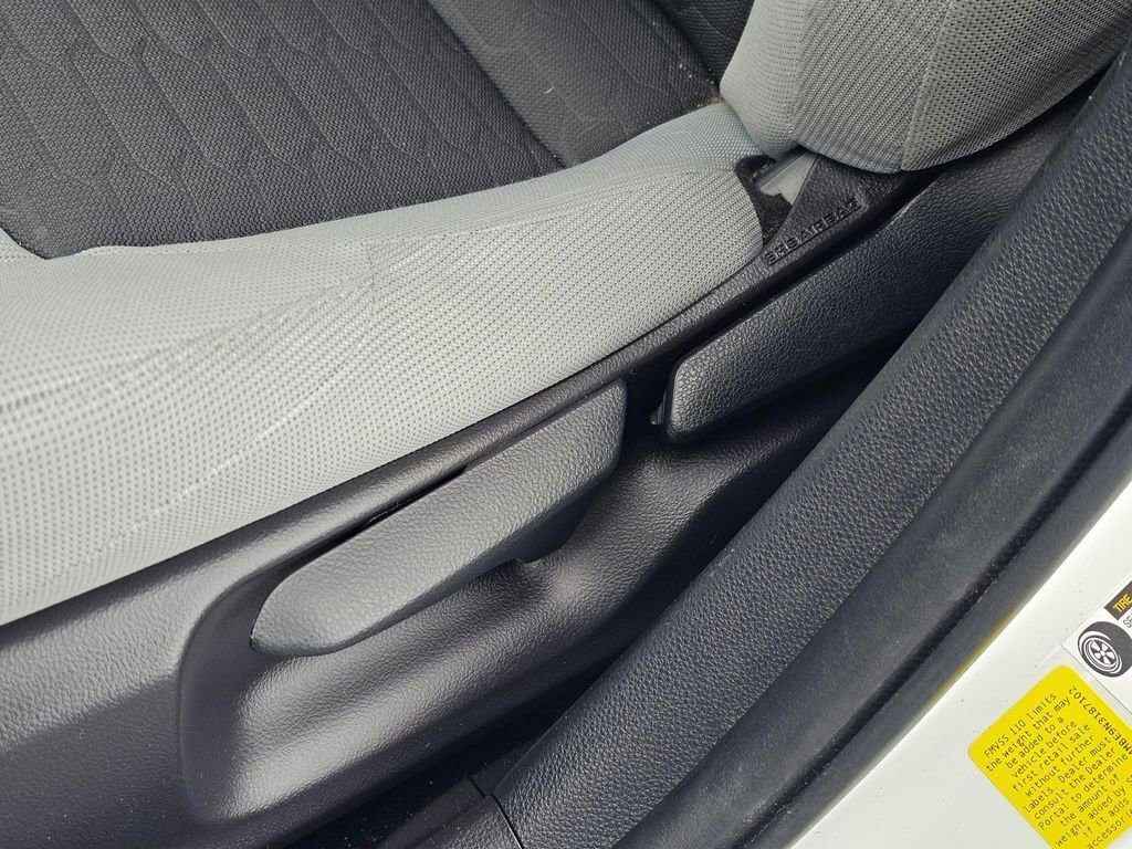 Used 2022 Toyota Corolla SE FWD image 32