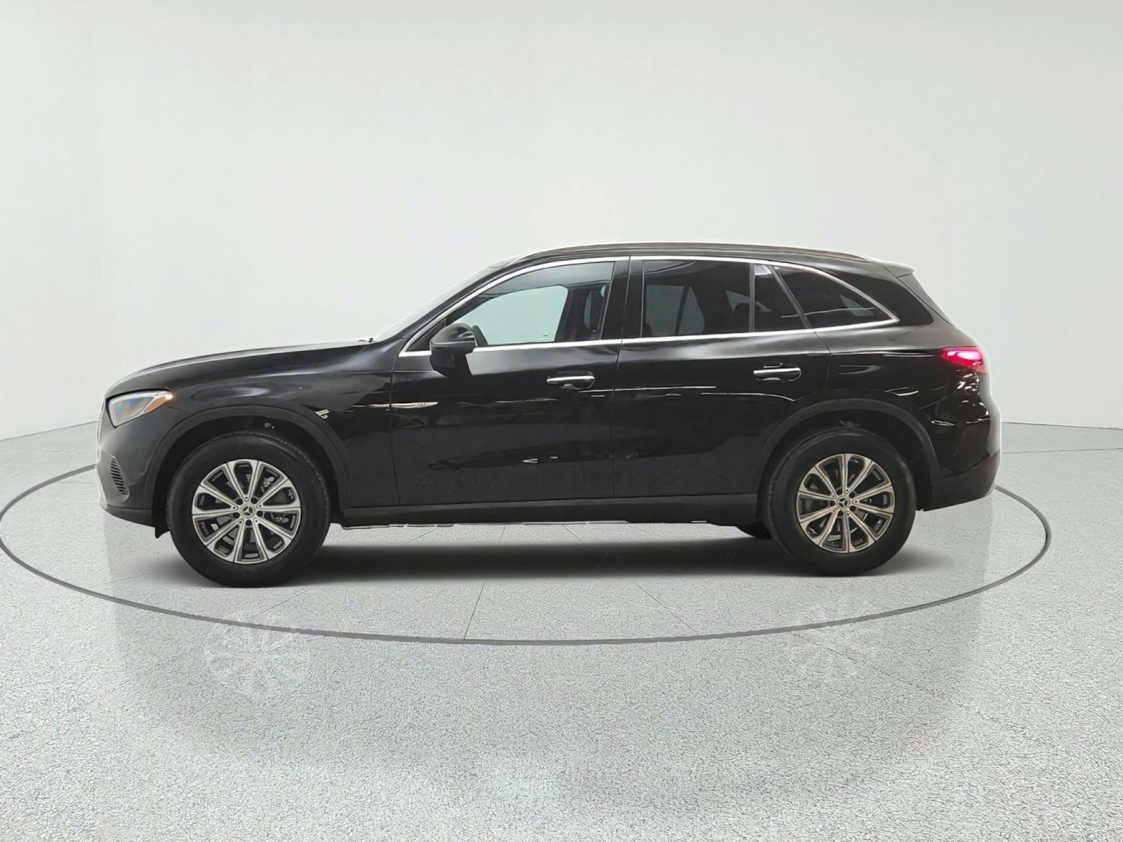 Certified 2026 Mercedes-Benz GLC 300 image 8