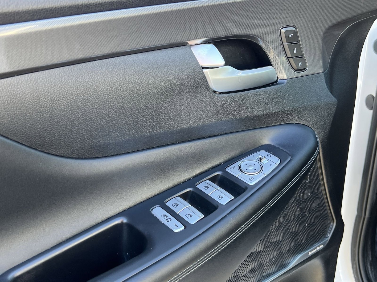 Used 2022 Hyundai Santa Fe Calligraphy image 13