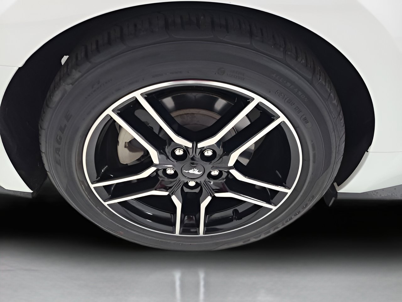 Used 2019 Ford Mustang Coupe w/ Equipment Group 101A RWD image 8