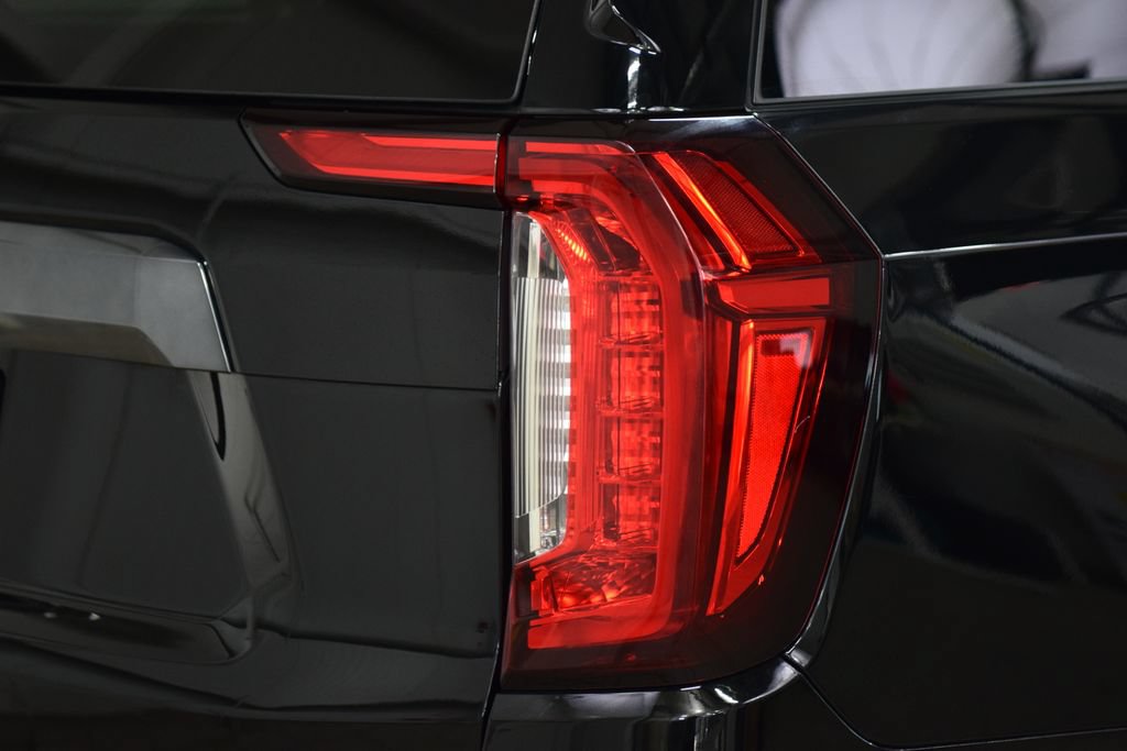 Used 2023 GMC Yukon XL AT4 w/ AT4 Premium Package AWD/4WD image 21