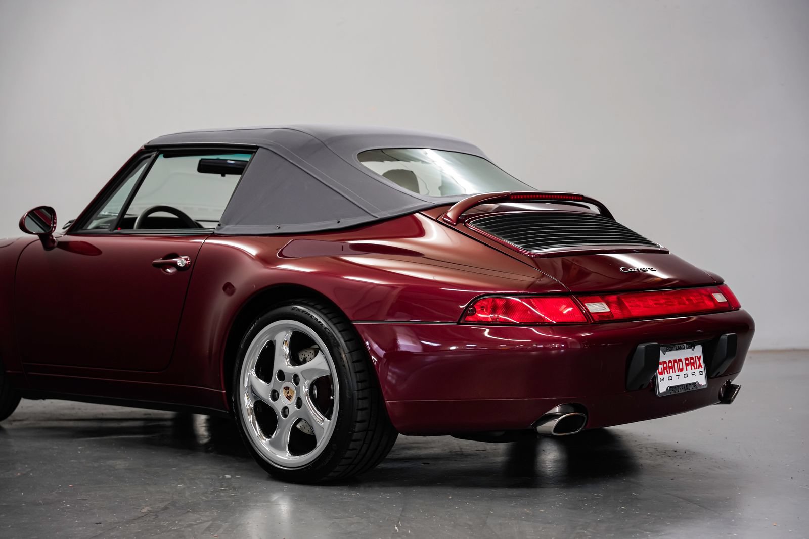 Used 1997 Porsche 911 Carrera RWD image 34