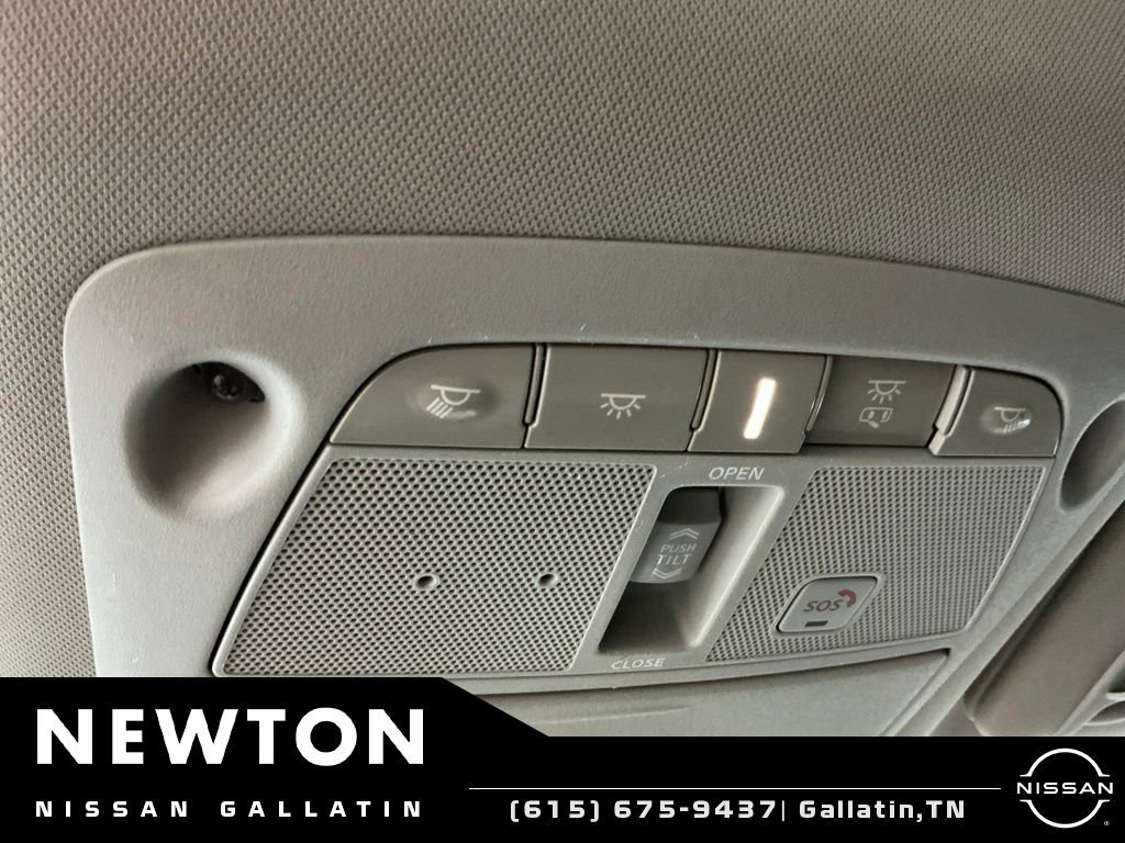 Used 2017 Nissan Murano Platinum w/ Platinum Technology Package FWD image 33