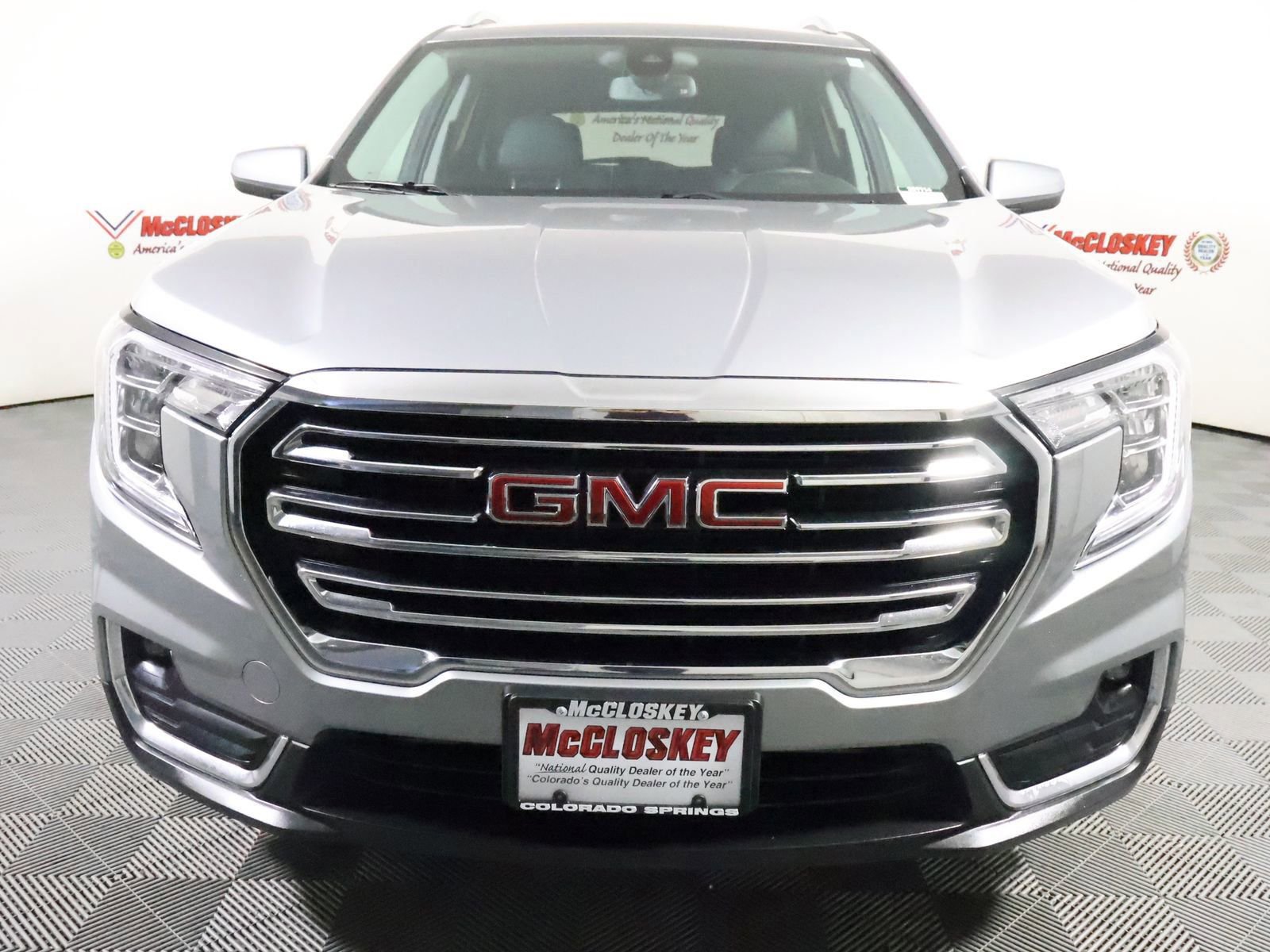 Used 2024 GMC Terrain SLT image 20