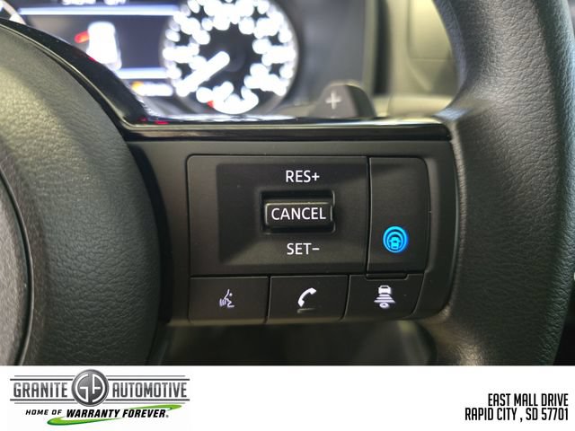 Used 2023 Nissan Rogue SV AWD/4WD image 32