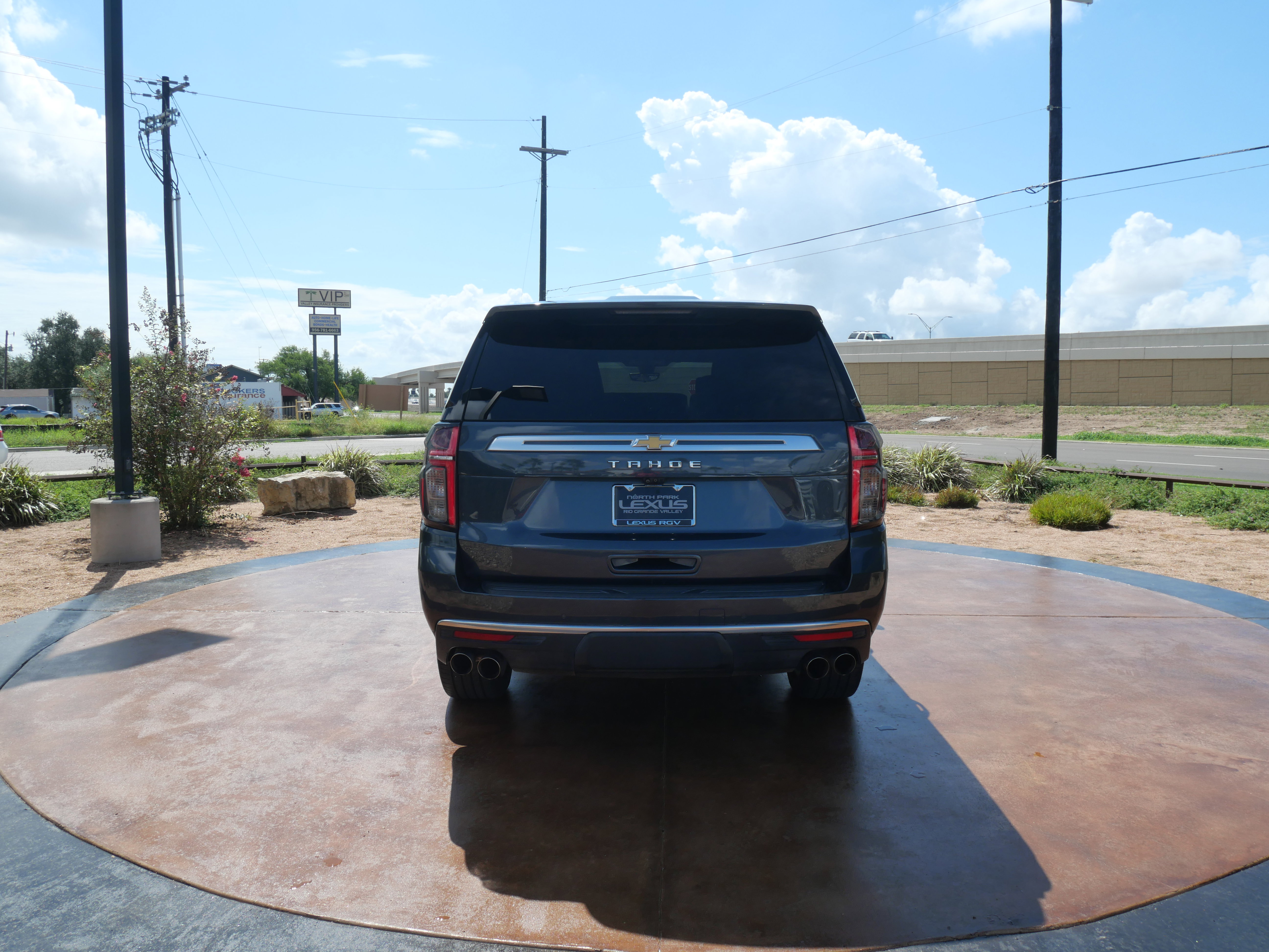 Used 2021 Chevrolet Tahoe High Country w/ Premium Package image 3