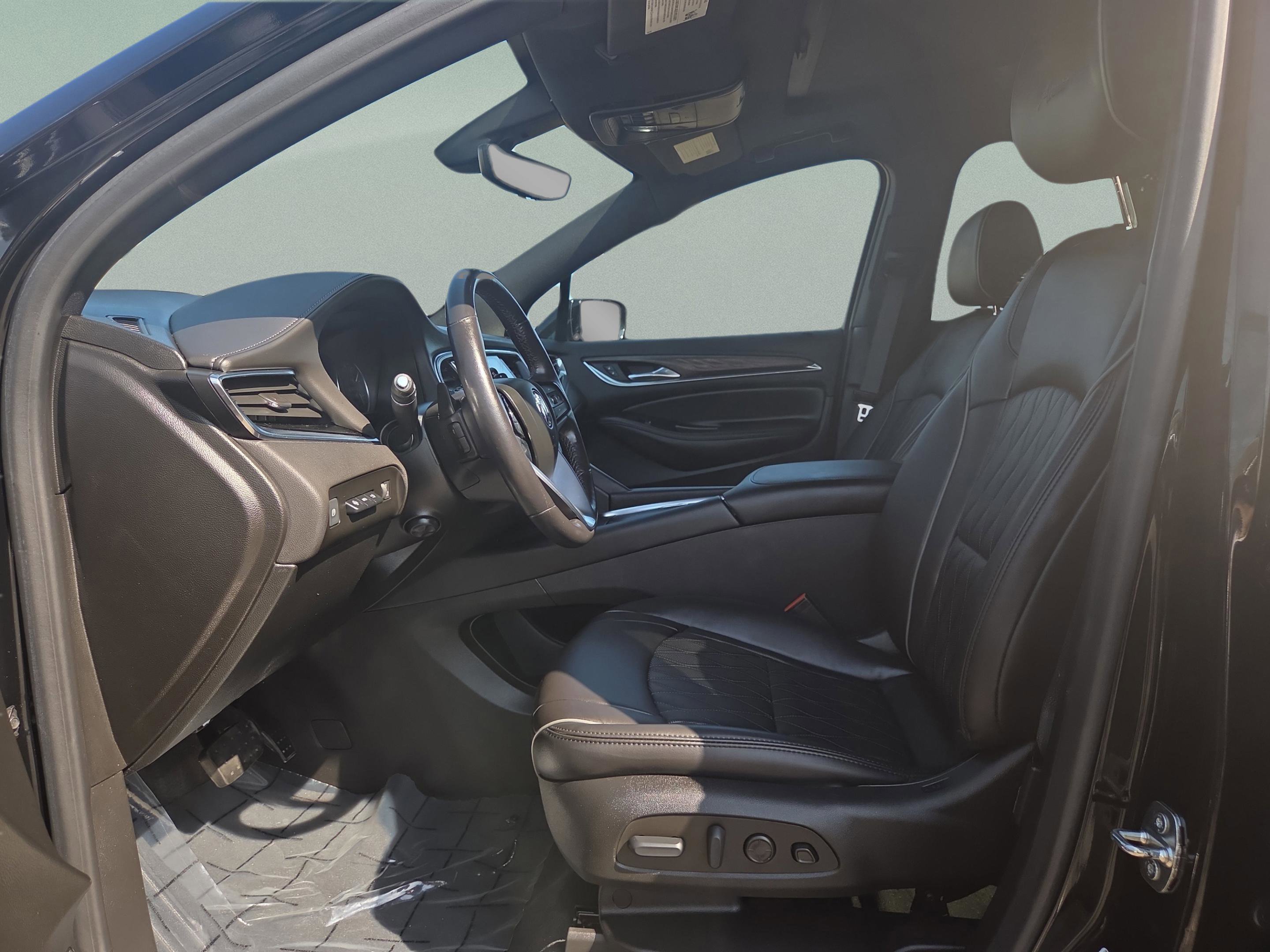 Used 2022 Buick Enclave Avenir w/ Avenir Technology Package image 26