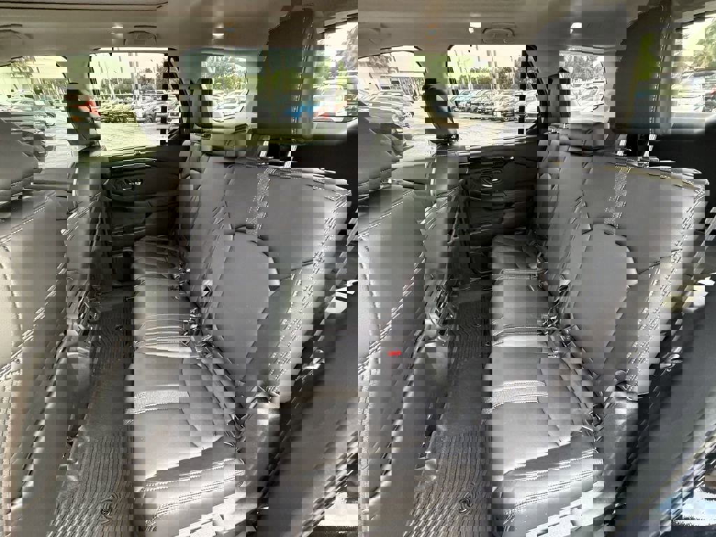 Used 2023 Honda Pilot Touring image 18