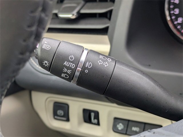 Used 2021 GMC Acadia Denali w/ Denali Technology Package image 31